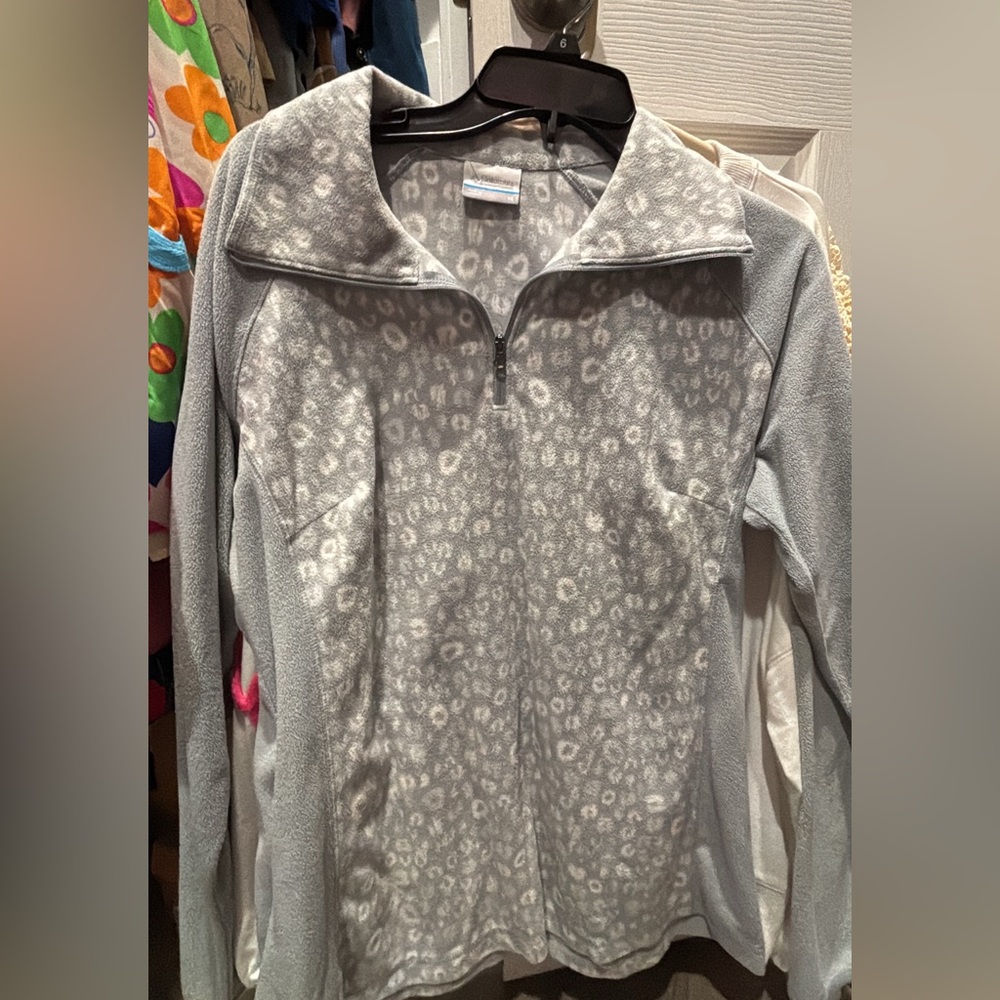 Columbia XL Gray Leopard Print Quarter-Zip Fleece
